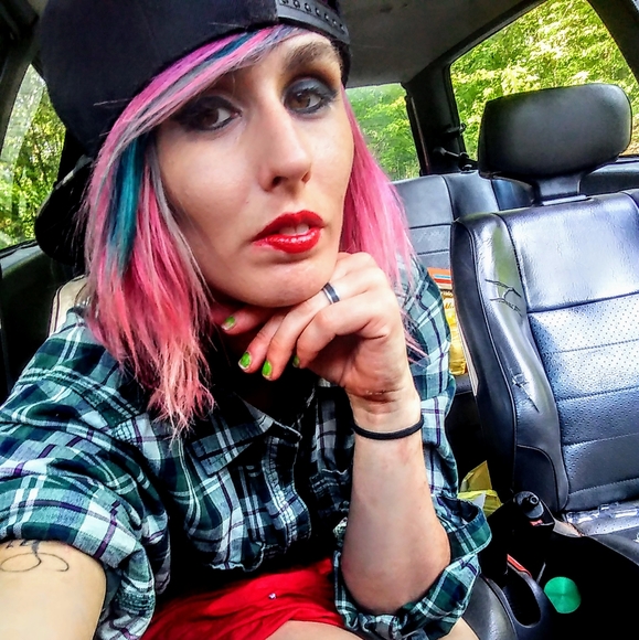 Meet your Posher, Brittany - Picture 2 of 6